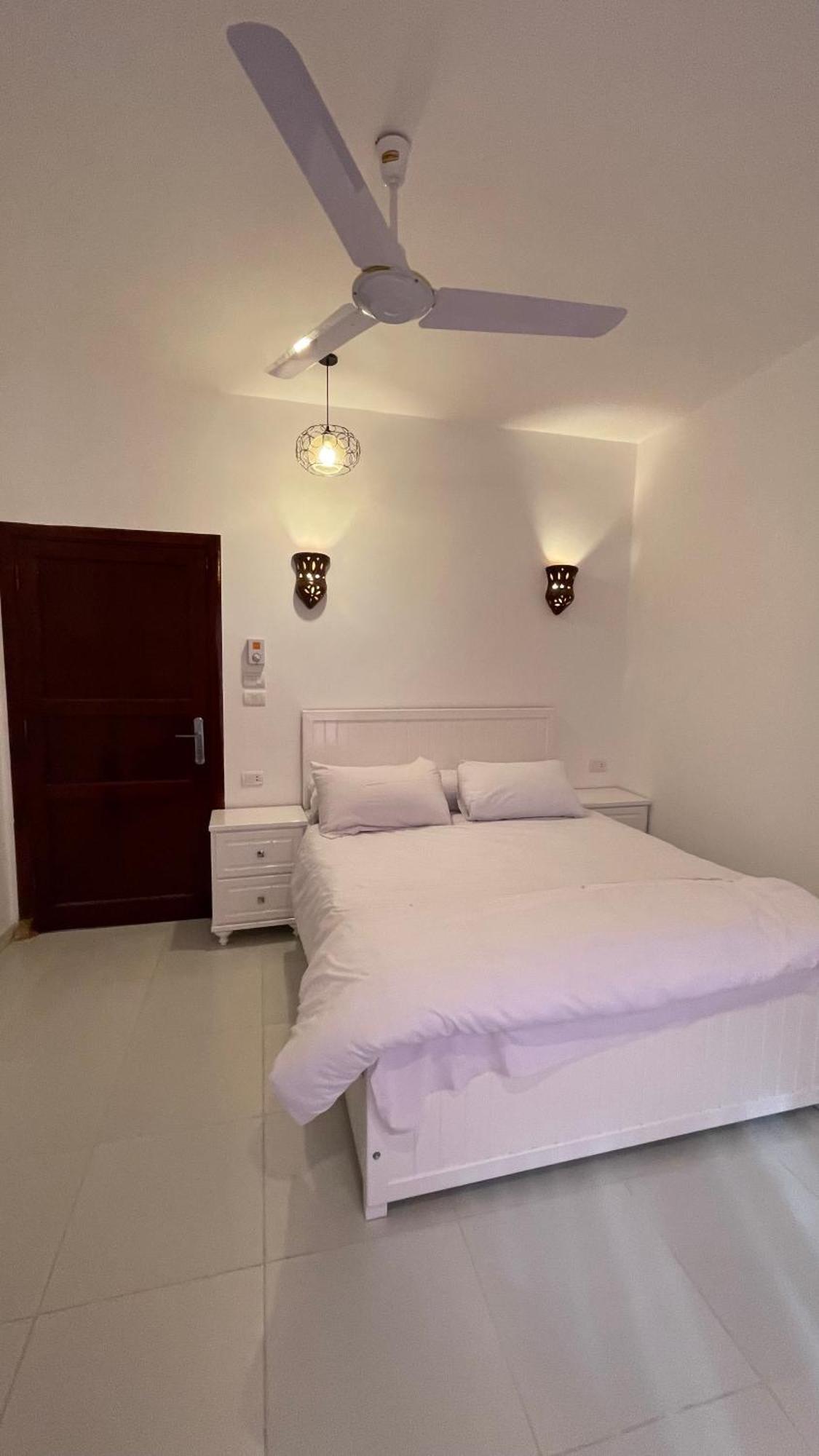 Moon House Of شقة الأقصر