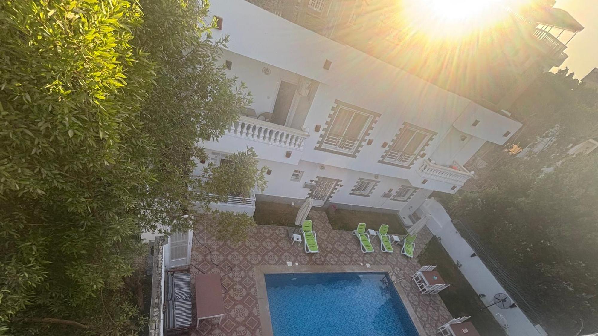 Moon House Of شقة الأقصر
